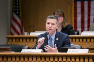 Washington State Governor Inslee Signs Hawkins Bill Promoting Hydrogen Vehicles 1 State Sen Brad Hawkins