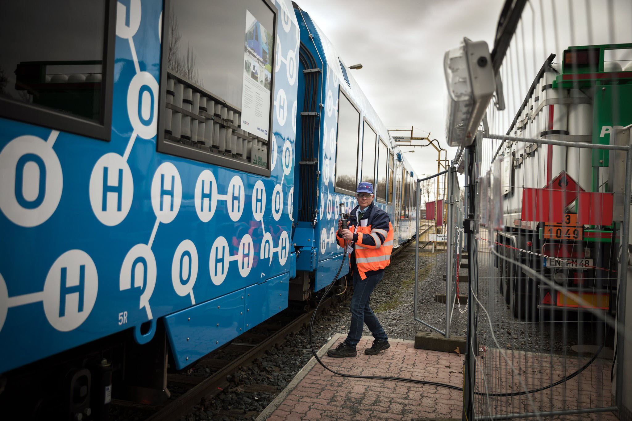 Refueling Hydrogn iLint Train