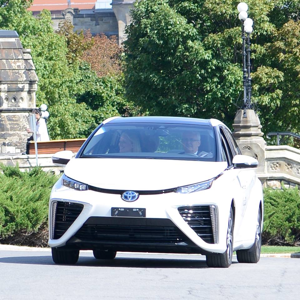 Canadian Ministers Test Drive a Mirai Fuel Cell Car on Parliament Hill 2