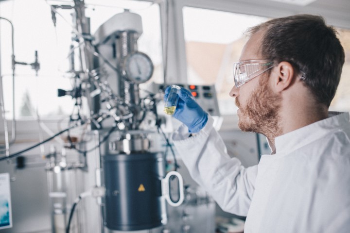 MAN Energy Solutions Teams Up with Hydrogenious LOHC Technologies and Frames Group to Build Hydrogen Storage Systems 1 MAN Hydrogenious