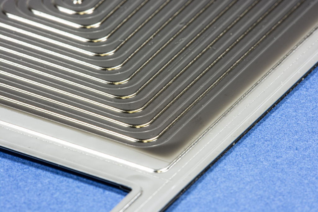 Graphite Instead of Gold: Thin Layers for Better Hydrogen Cars 5 PM 2020 09 fraunhofer iws 160 bipolarplatten 2