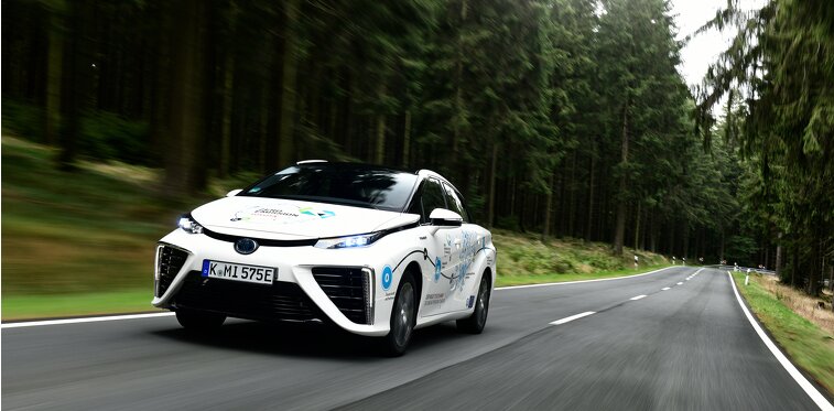 toyota mirai test drive to frankfurt