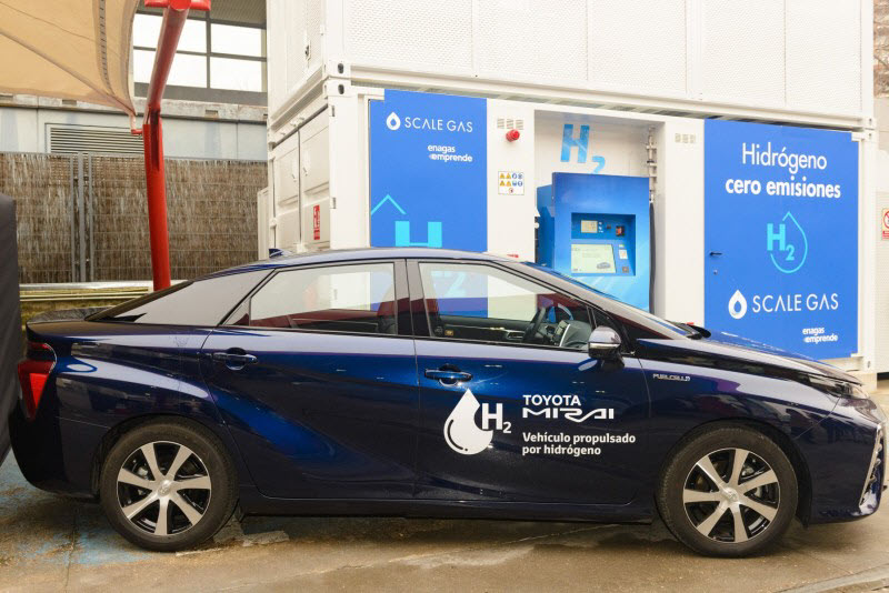 Toyota mirai deals refueling station