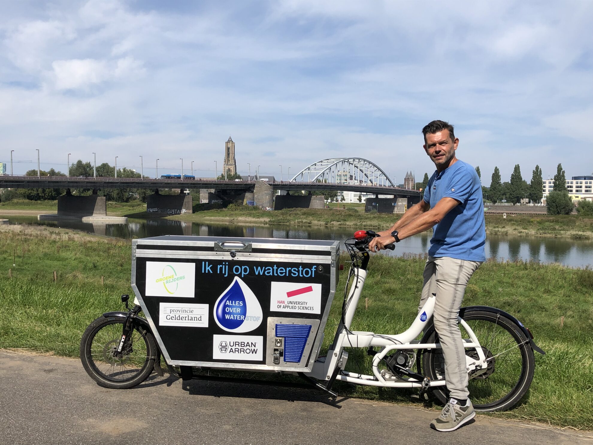 electric dutch cargo bike