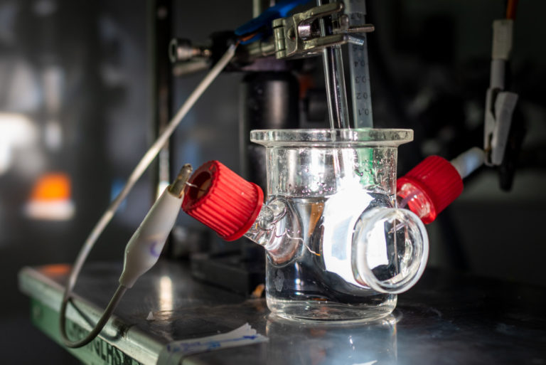 Using Artificial Photosynthesis Device, Ethylene And Hydrogen Can Be