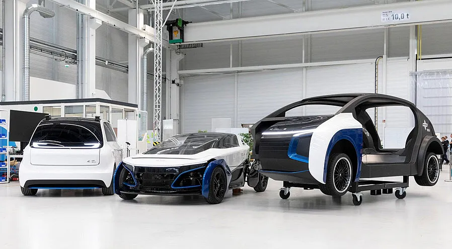 Hydrogen Fuel Cell Hybrid Plug in Vehicle Drives Up to 1,000Km's