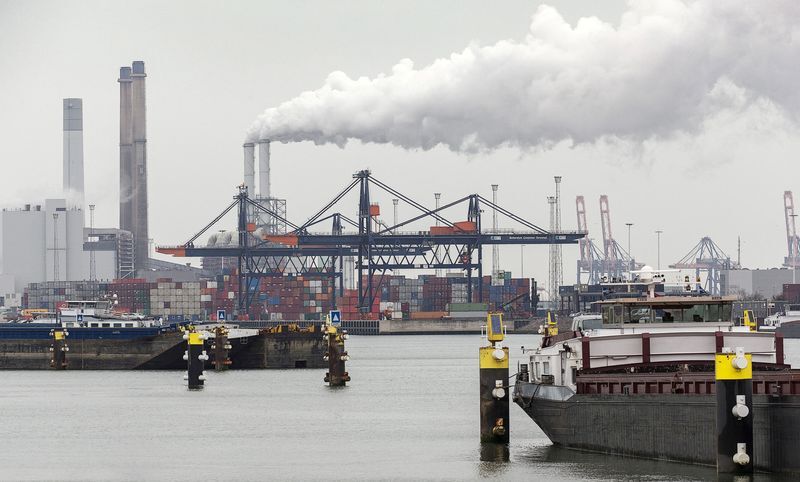Rotterdam Port Hikes 2030 Estimate for Hydrogen Supplies 1 2022 05 10T120726Z 1 LYNXNPEI490JU RTROPTP 3 UKRAINE CRISIS ROTTERDAM PORT
