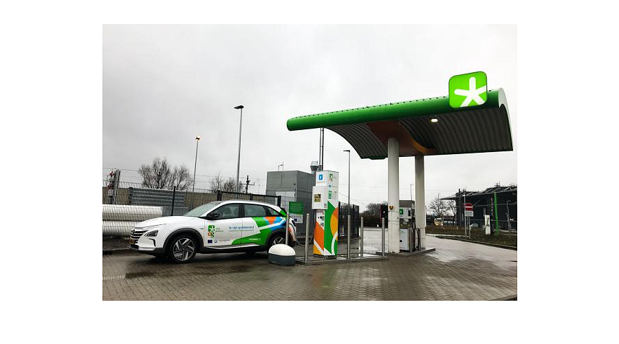 Fuel Cells Works, Thursday Throwback Story: First Hydrogen Filling Station in Amsterdam Port Opened