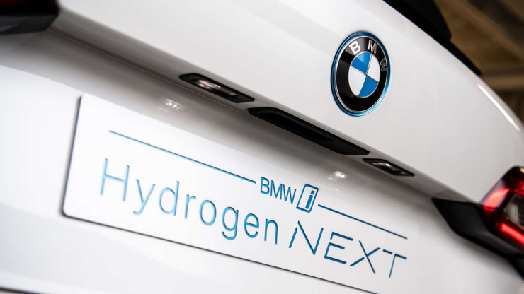 Fuel Cells Works, Goodbye E-Cars: BMW Wants to Mass-Produce Hydrogen Cars