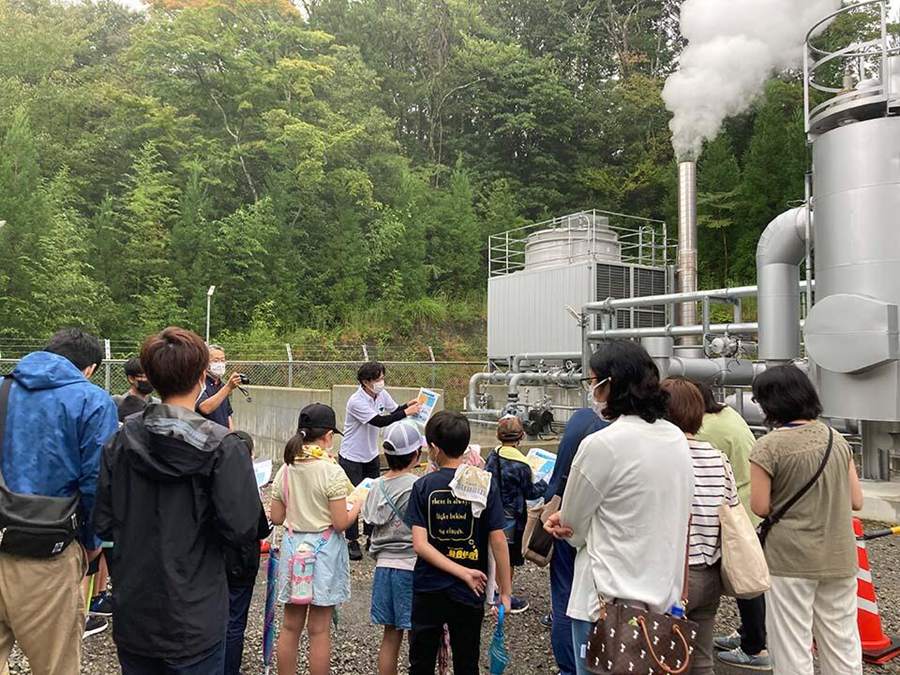 Obayashi Gives A Tour For Local Elementary School Students At A Green 