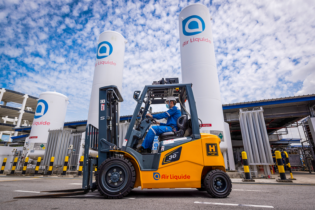 Singapore Hydrogen Fuel Cell Forklift Pilot Trial Begins