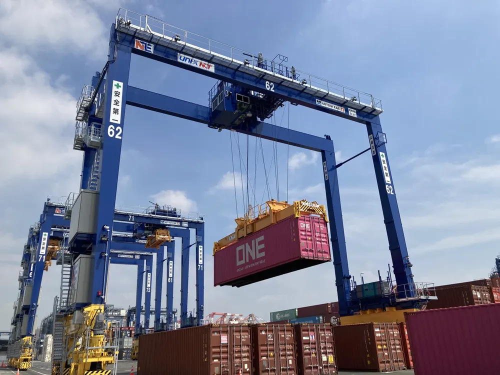 Tokyo Port Paves the Way for Decarbonization With Hydrogen-Powered ...