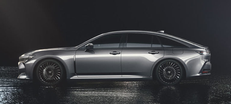 Toyota Unveils New Crown In Japan, Introduces Hydrogen FCEV Variant ...